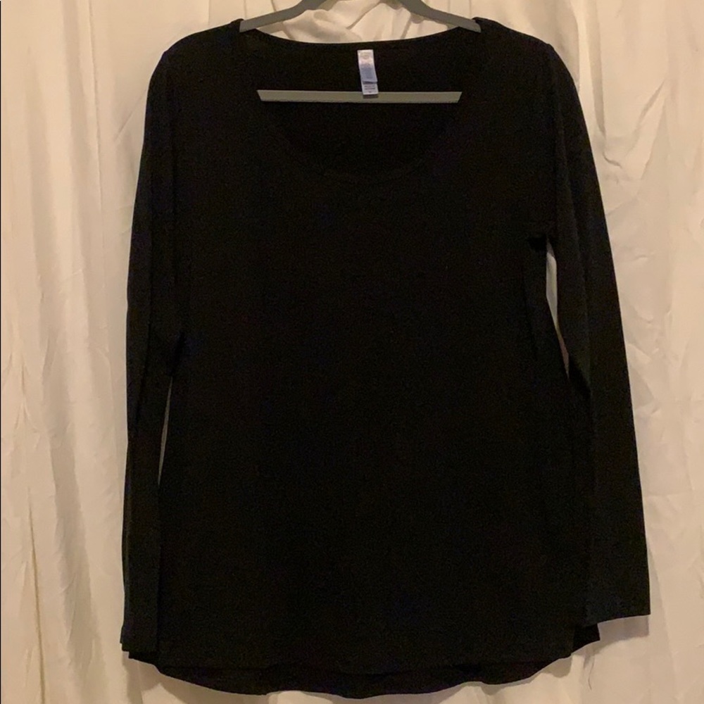 Lularoe Lynnae top